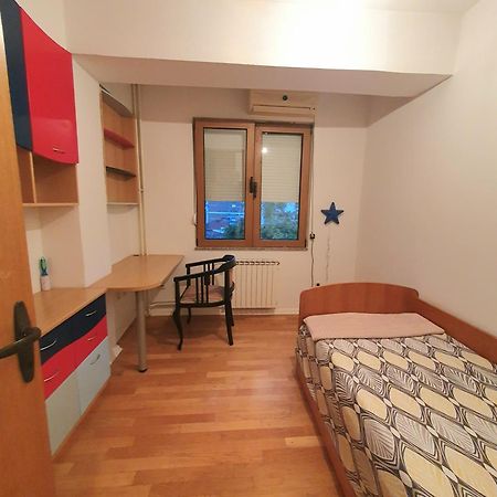 3 Bedroom Home With Parking Garage In The Heart Of Skopie Exterior foto