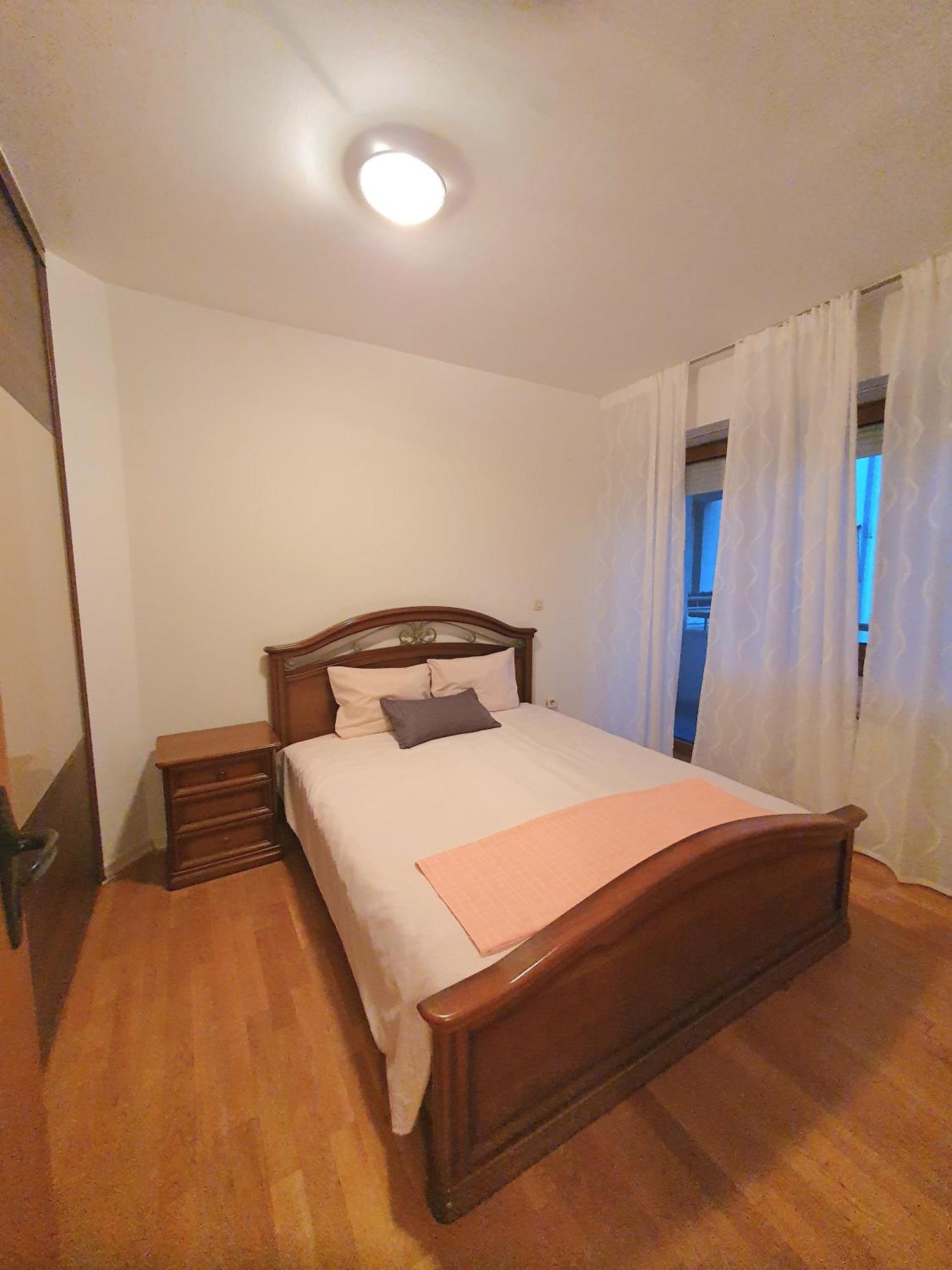 3 Bedroom Home With Parking Garage In The Heart Of Skopie Exterior foto