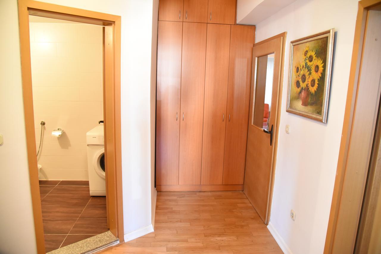 3 Bedroom Home With Parking Garage In The Heart Of Skopie Exterior foto