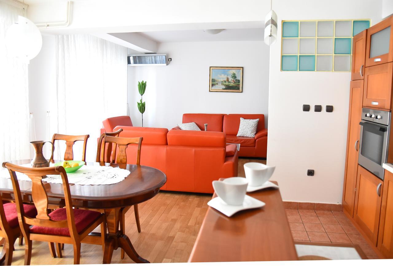 3 Bedroom Home With Parking Garage In The Heart Of Skopie Exterior foto