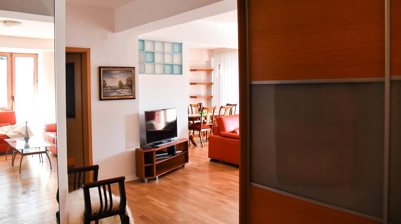 3 Bedroom Home With Parking Garage In The Heart Of Skopie Exterior foto
