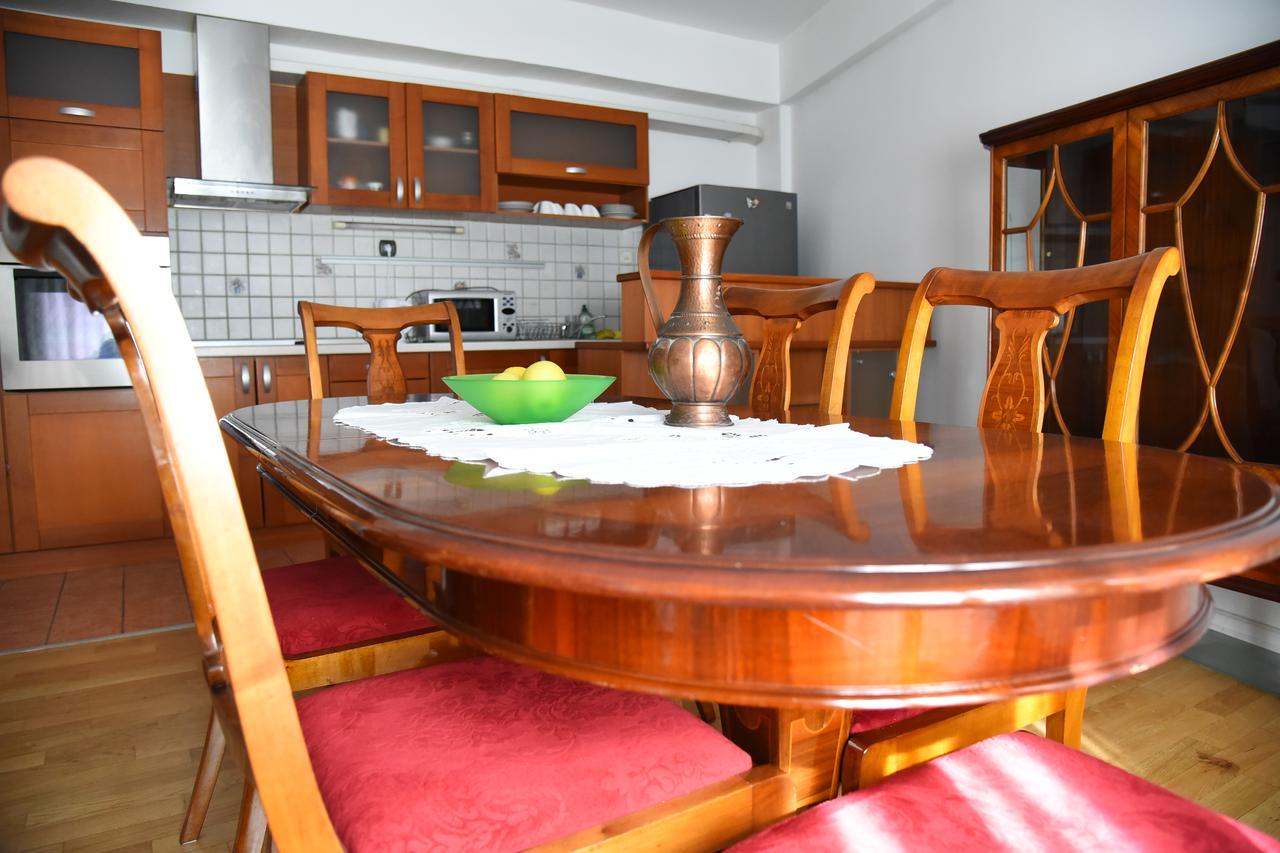 3 Bedroom Home With Parking Garage In The Heart Of Skopie Exterior foto